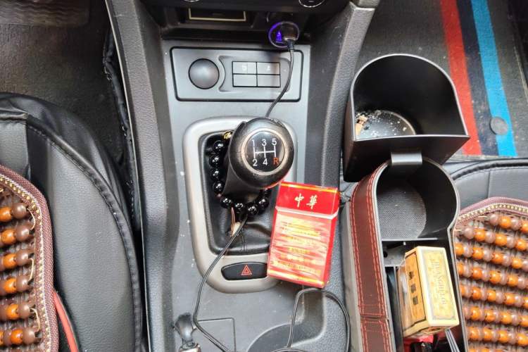 Used BAIC Senova D50 2014 1.5L manual comfort version Gear Lever