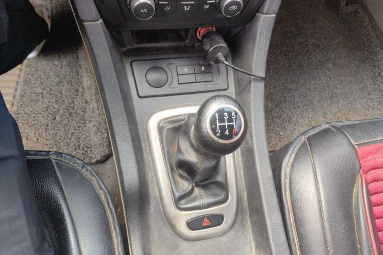 Used BAIC Senova D50 2014 1.5L manual comfort version Gear Lever