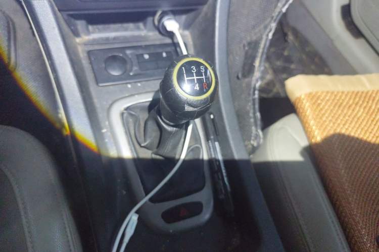 Used BAIC Senova D50 2014 1.5L manual comfort version Gear Lever