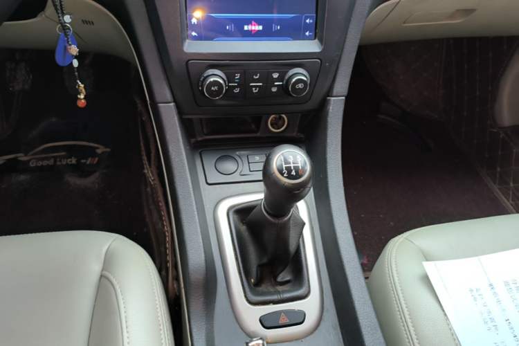 Used BAIC Senova D50 2014 1.5L manual comfort version Gear Lever