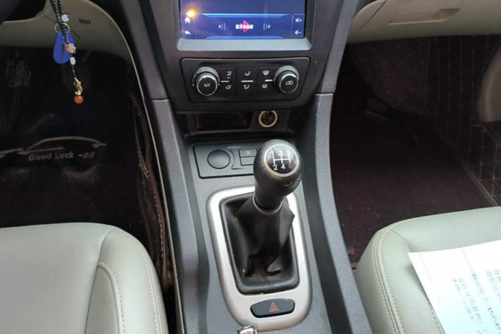 Used BAIC Senova D50 2014 1.5L manual comfort version Gear Lever