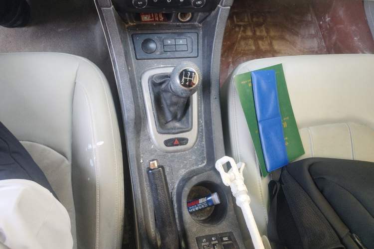 Used BAIC Senova D50 2014 1.5L manual comfort version Gear Lever