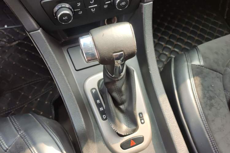 Used BAIC Senova D50 2014 1.5L CVT Standard Edition Gear Lever
