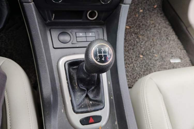 Used BAIC Senova D50 2014 1.5L manual comfort version Gear Lever