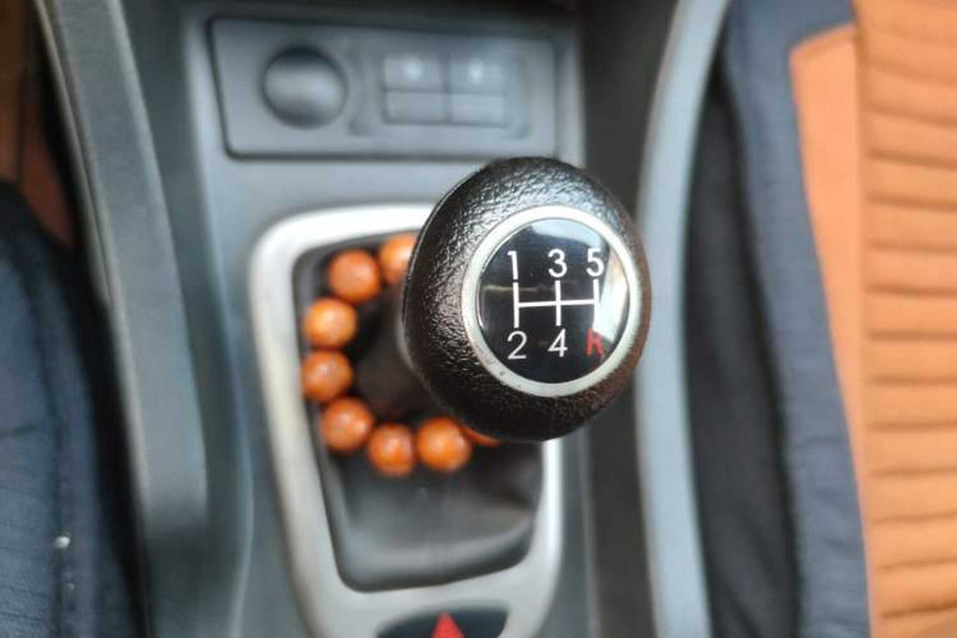 Used BAIC Senova D50 2014 1.5L manual comfort version Gear Lever