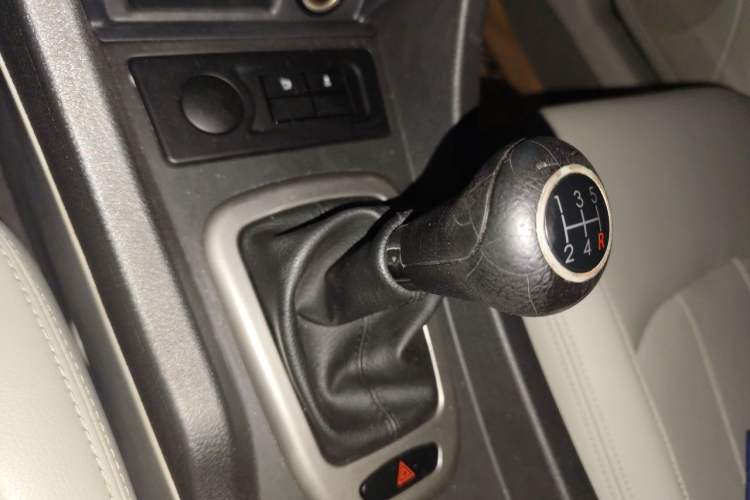 Used BAIC Senova D50 2014 1.5L manual comfort version Gear Lever