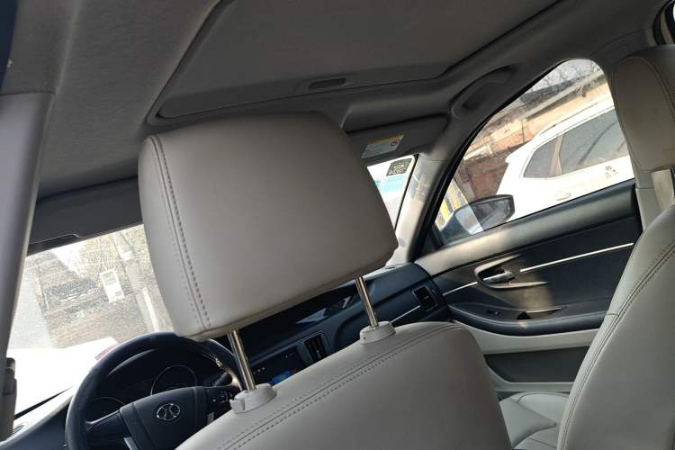 Used BAIC Senova D50 2014 1.5L manual comfort version Headliner