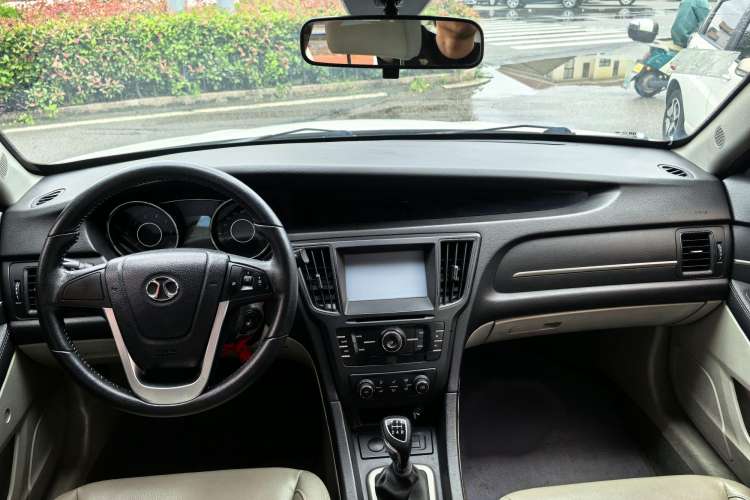 Used BAIC Senova D50 2014 1.5L manual comfort version Interior 1