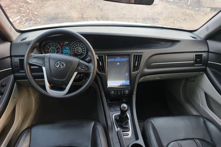 Used BAIC Senova D50 2014 1.5L manual standard version Interior 2