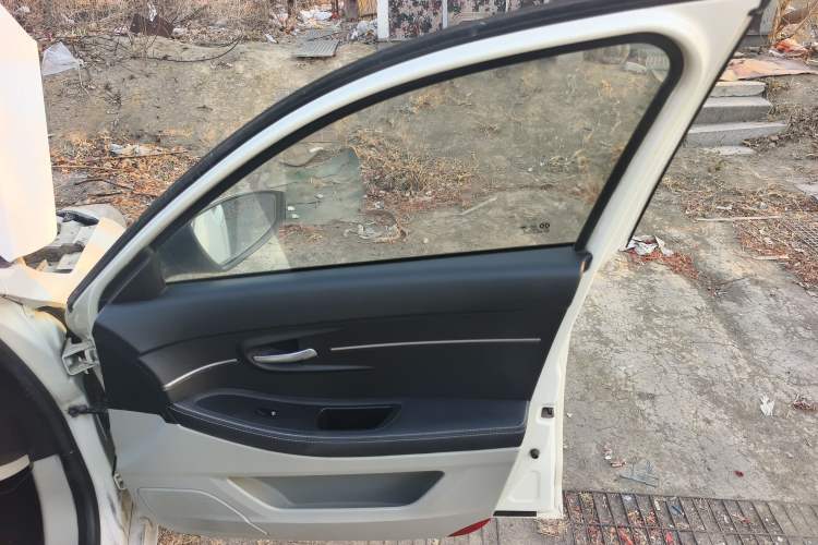 Used BAIC Senova D50 2014 1.5L manual standard version Interior 5