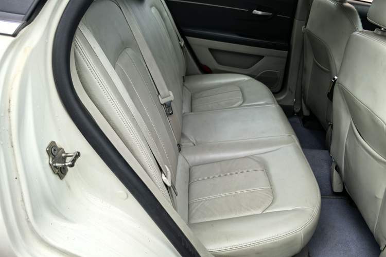 Used BAIC Senova D50 2014 1.5L manual comfort version Interior 9