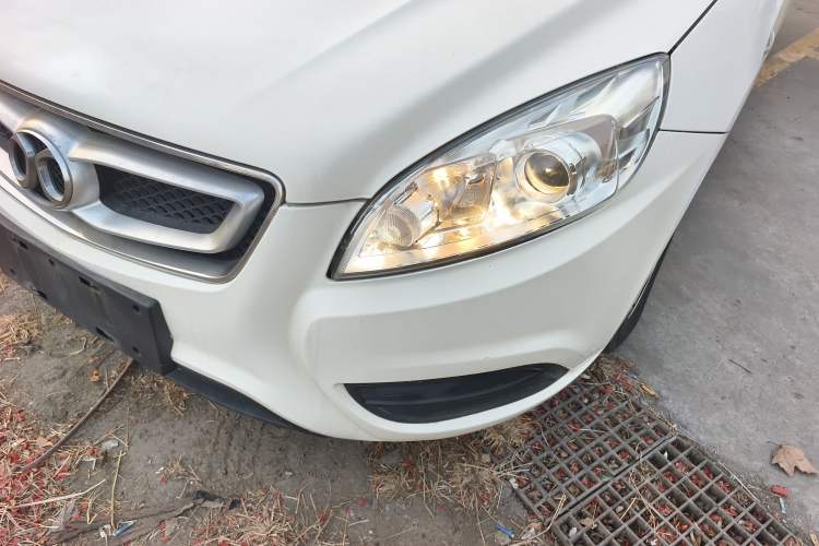 Used BAIC Senova D50 2014 1.5L manual standard version Left Front Headlight