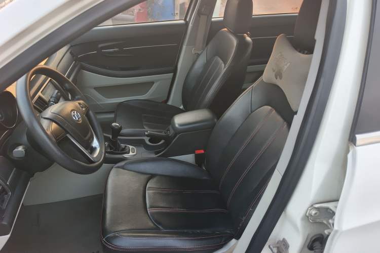 Used BAIC Senova D50 2014 1.5L manual standard version Left Front Seat