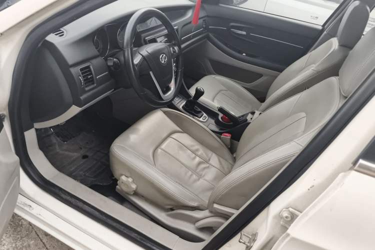 Used BAIC Senova D50 2014 1.5L manual comfort version Left Front Seat