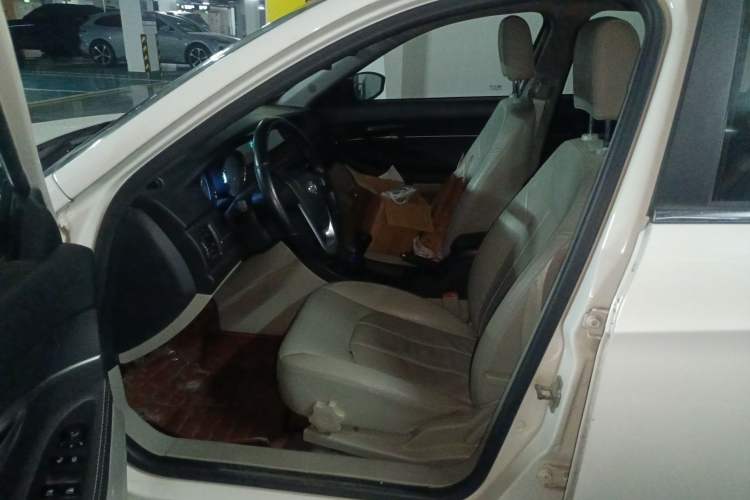 Used BAIC Senova D50 2014 1.5L manual comfort version Left Front Seat