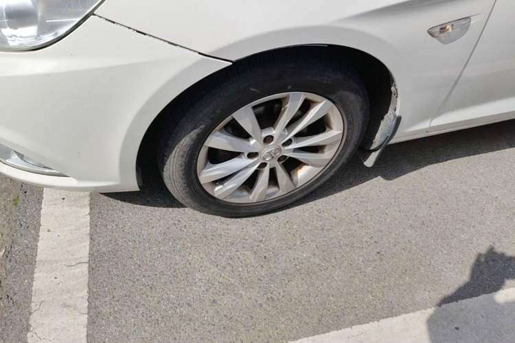 Used BAIC Senova D50 2014 1.5L manual comfort version Left Front Wheel Hub