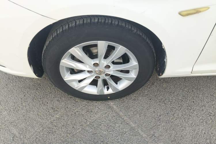 Used BAIC Senova D50 2014 1.5L manual comfort version Left Front Wheel Hub