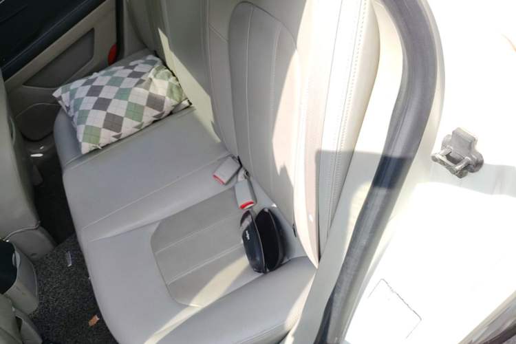 Used BAIC Senova D50 2014 1.5L manual comfort version Left Rear Seat