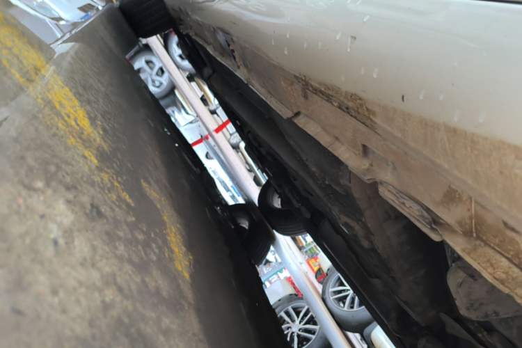 Used BAIC Senova D50 2014 1.5L manual comfort version Left Side Sill