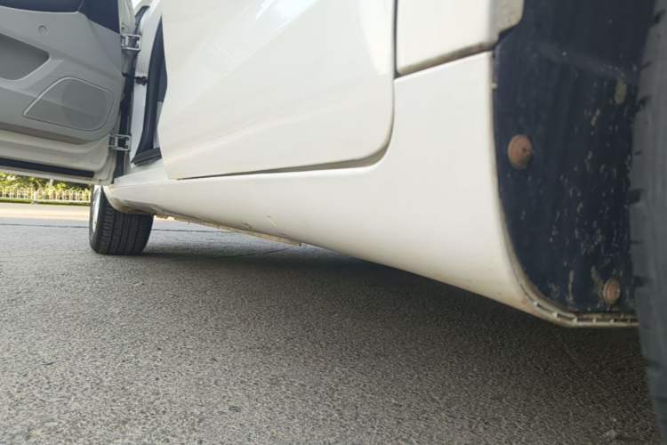 Used BAIC Senova D50 2014 1.5L manual comfort version Left Side Sill