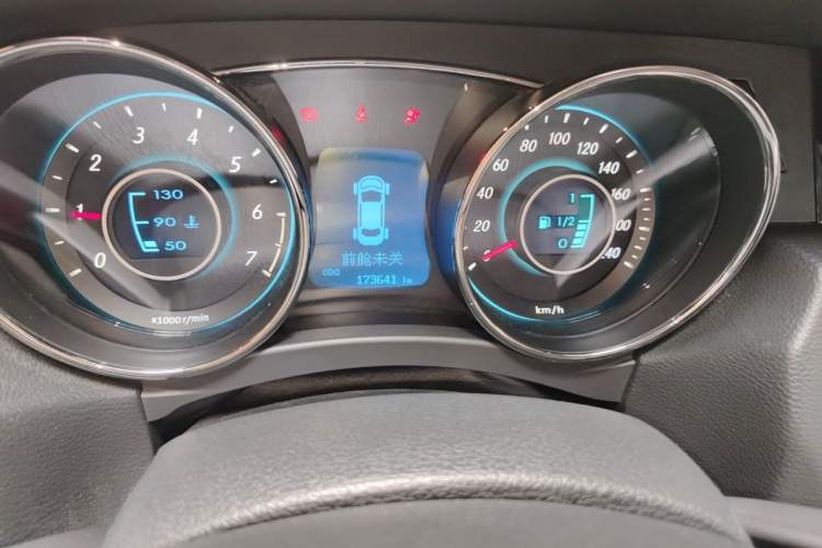 Used BAIC Senova D50 2014 1.5L manual comfort version Odometer Close Up