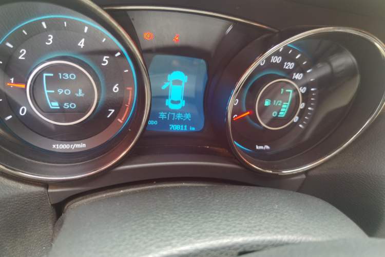 Used BAIC Senova D50 2014 1.5L manual comfort version Odometer Close Up