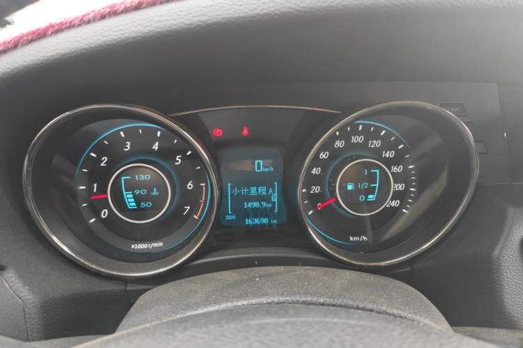Used BAIC Senova D50 2014 1.5L manual comfort version Odometer Close Up