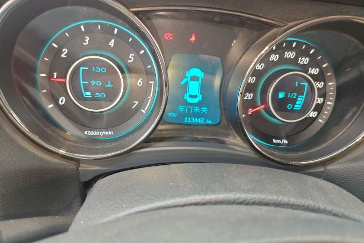 Used BAIC Senova D50 2014 1.5L manual comfort version Odometer Close Up