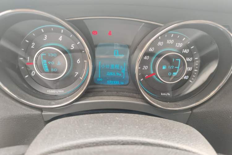 Used BAIC Senova D50 2014 1.5L manual comfort version Odometer Close Up