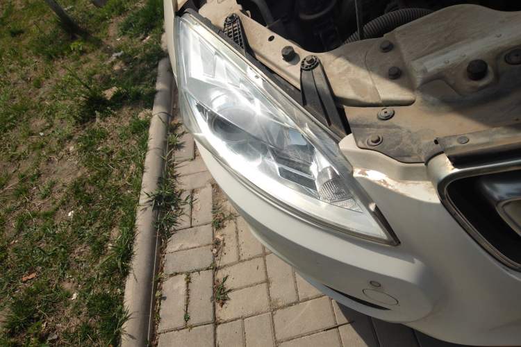 Used BAIC Senova D50 2014 1.5L manual comfort version Right Front Headlight