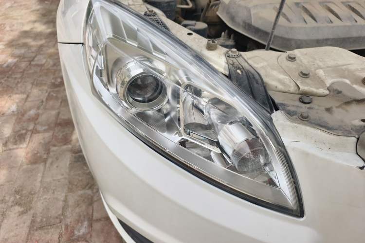 Used BAIC Senova D50 2014 1.5L manual standard version Right Front Headlight