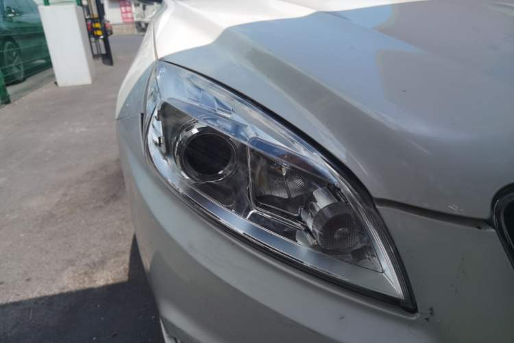 Used BAIC Senova D50 2014 1.5L manual comfort version Right Front Headlight