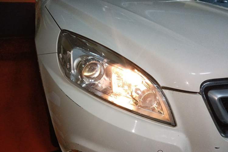 Used BAIC Senova D50 2014 1.5L manual comfort version Right Front Headlight