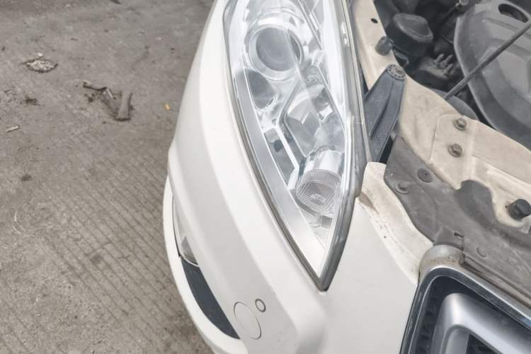 Used BAIC Senova D50 2014 1.5L manual comfort version Right Front Headlight