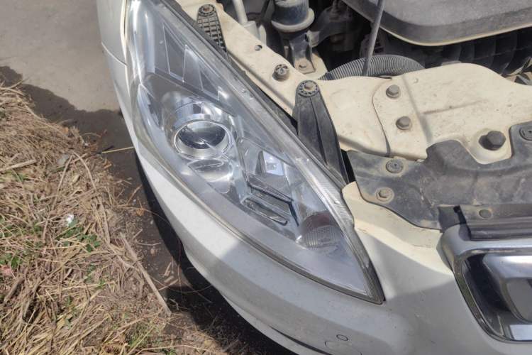 Used BAIC Senova D50 2014 1.5L manual comfort version Right Front Headlight