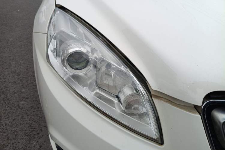 Used BAIC Senova D50 2014 1.5L manual standard version Right Front Headlight