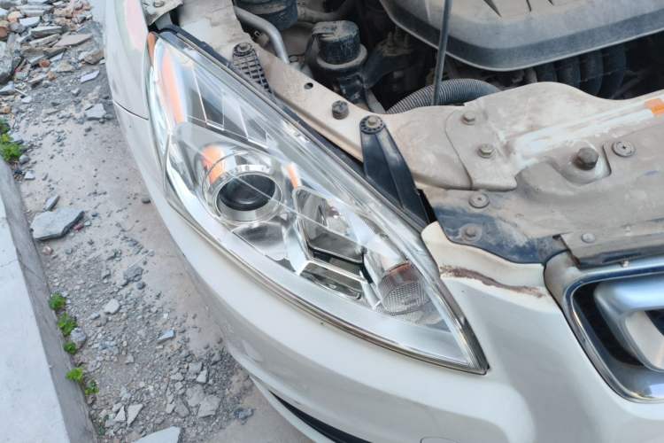 Used BAIC Senova D50 2014 1.5L manual standard version Right Front Headlight