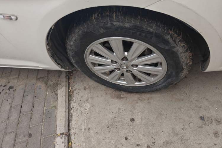 Used BAIC Senova D50 2014 1.5L CVT Standard Edition Right Front Wheel Hub