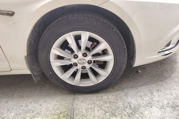 Used BAIC Senova D50 2014 1.5L manual comfort version Right Front Wheel Hub