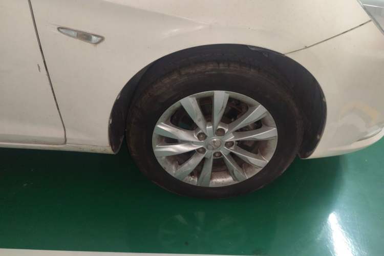 Used BAIC Senova D50 2014 1.5L manual comfort version Right Front Wheel Hub