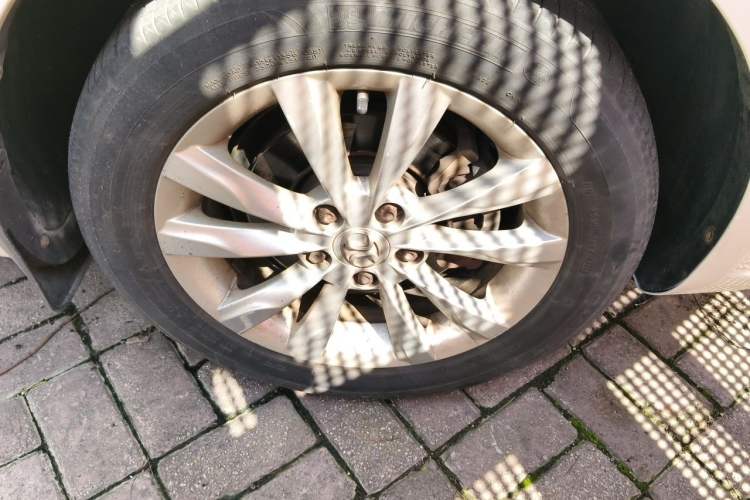 Used BAIC Senova D50 2014 1.5L manual comfort version Right Front Wheel Hub