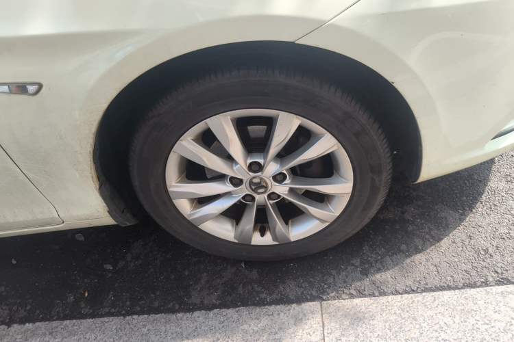 Used BAIC Senova D50 2014 1.5L manual comfort version Right Front Wheel Hub