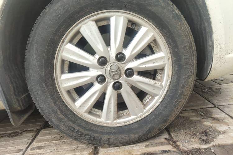 Used BAIC Senova D50 2014 1.5L manual standard version Right Front Wheel Hub