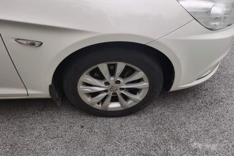Used BAIC Senova D50 2014 1.5L manual comfort version Right Front Wheel Hub