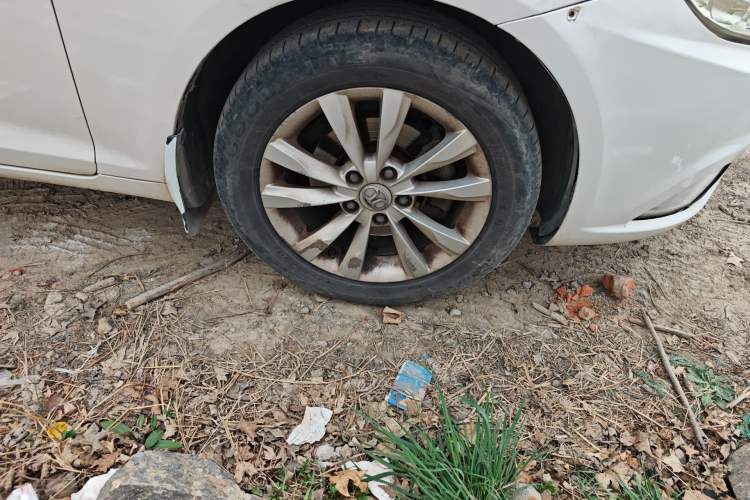 Used BAIC Senova D50 2014 1.5L manual comfort version Right Front Wheel Hub