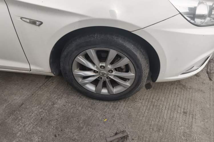 Used BAIC Senova D50 2014 1.5L manual comfort version Right Front Wheel Hub