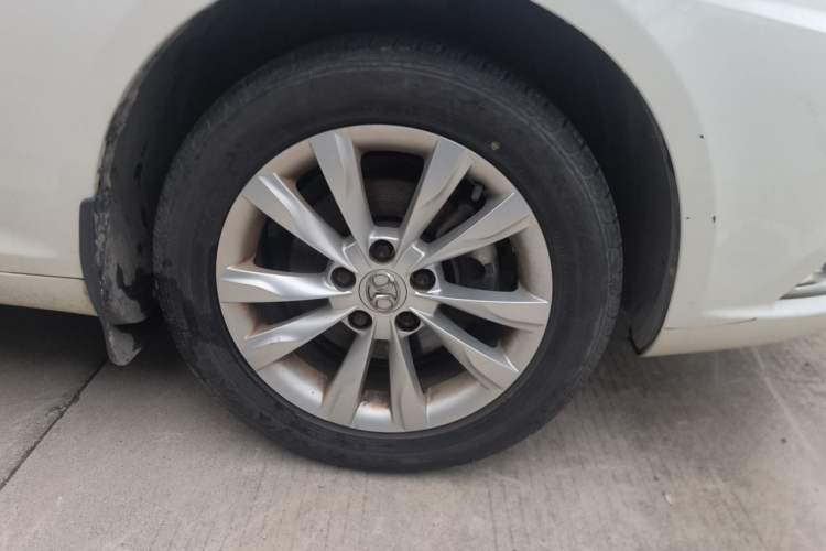Used BAIC Senova D50 2014 1.5L manual comfort version Right Front Wheel Hub