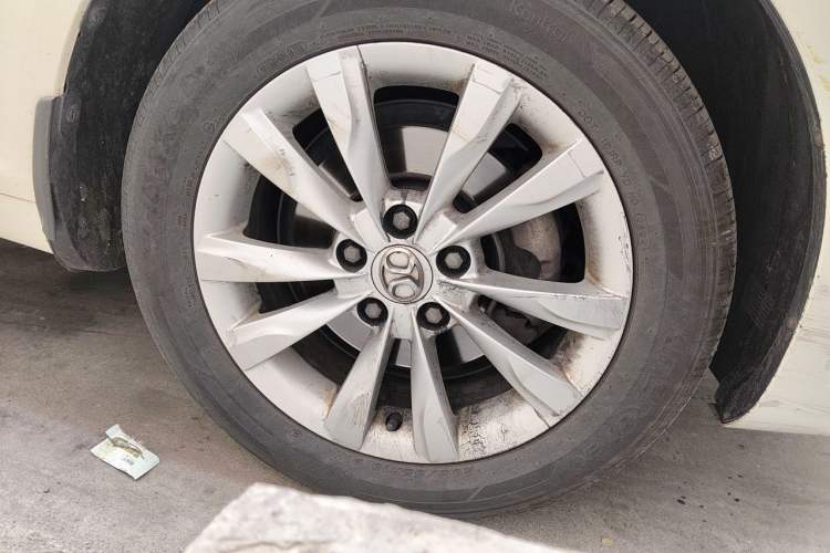 Used BAIC Senova D50 2014 1.5L manual comfort version Right Front Wheel Hub