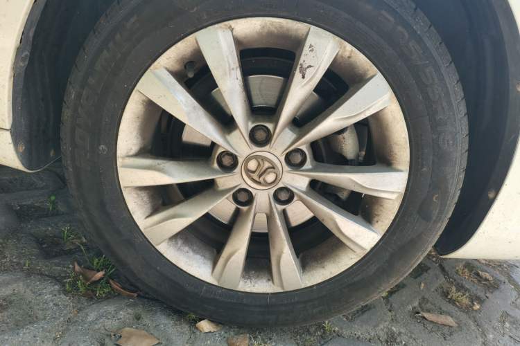 Used BAIC Senova D50 2014 1.5L manual comfort version Right Front Wheel Hub