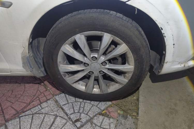Used BAIC Senova D50 2014 1.5L manual comfort version Right Front Wheel Hub